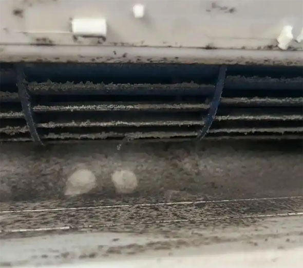 剑川空调吹的风有股烧焦味是怎么回事